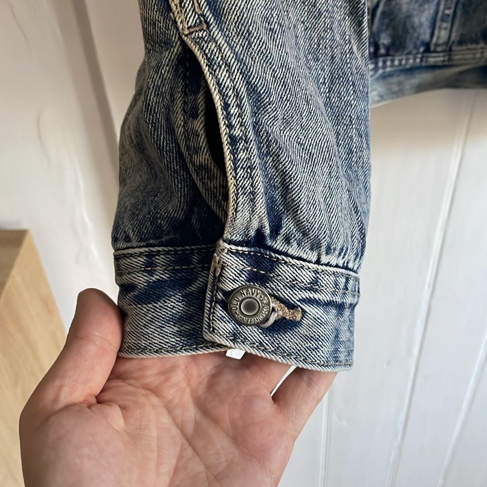 Old Navy Boyfriend Denim Jacket - Picture 2 of 5